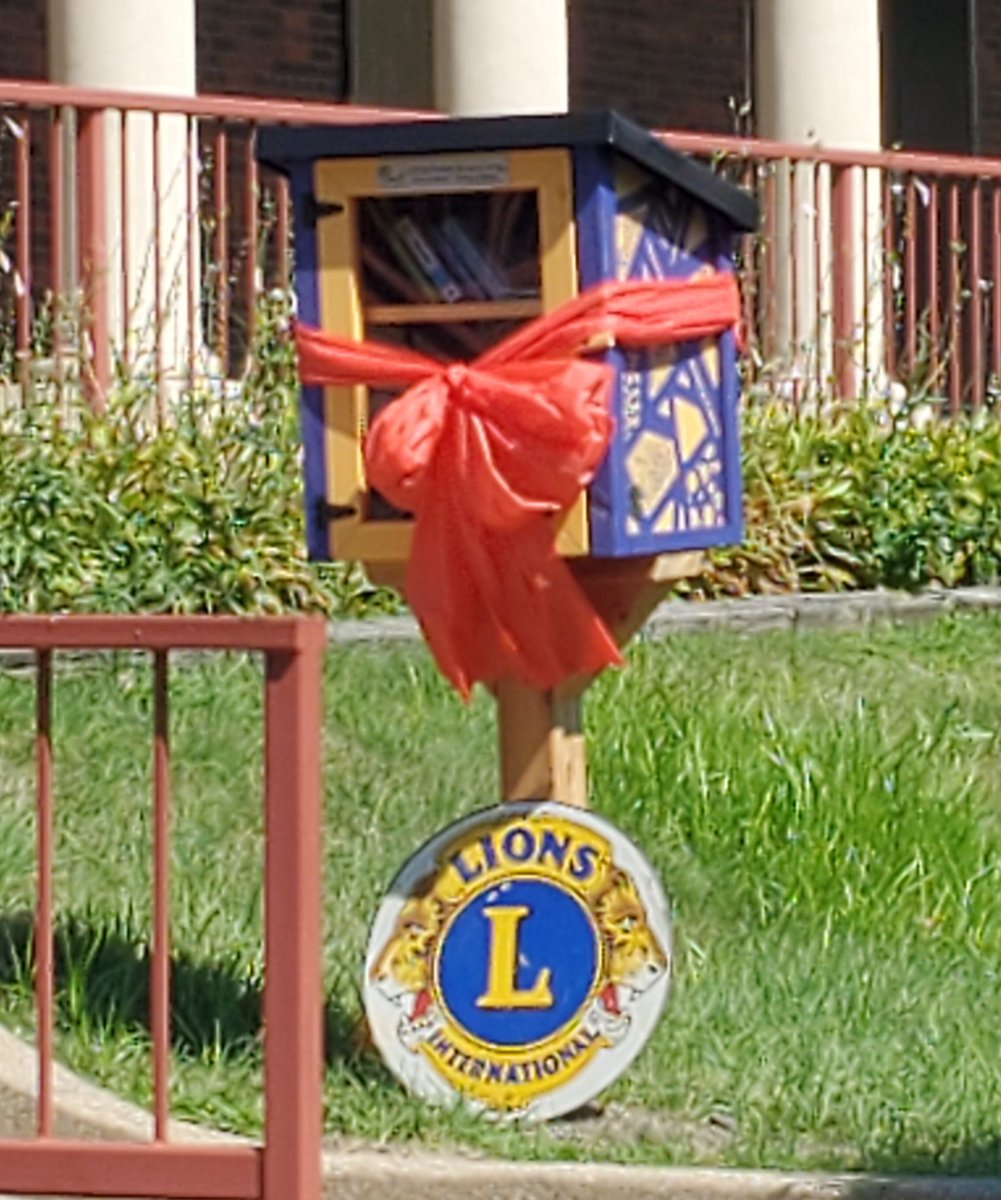 CalCityLions's tweet photo. Today was a beautiful day for the unveiling of our 2nd Little Library! Its got a great selection already. Come check it out @MyCMPD  #WeServe #CalCityLions https://t.co/4vMowBBOu8