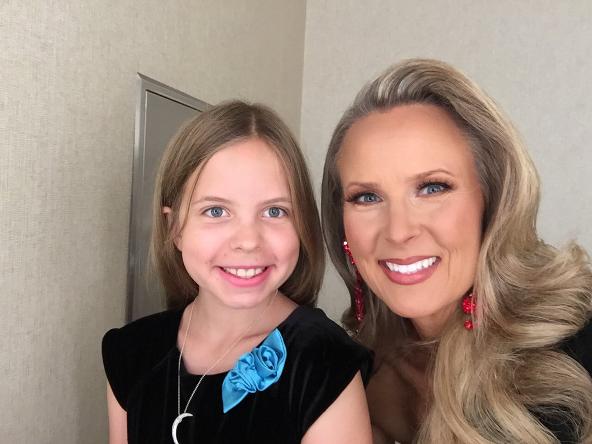 CoastMrs's tweet photo. Thank you Lilly for your fashion sense, support and encouragement! #mrsintl2020 #intlpageants #MrsInternational #followyourheartEC https://t.co/6OwFG5VWHN