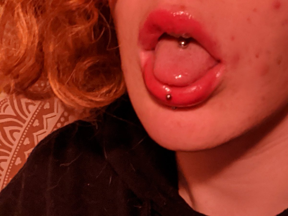 Pr3Yboy's tweet photo. not to be a slut or anything but i have nice dsl's https://t.co/IF8ItpNOrt