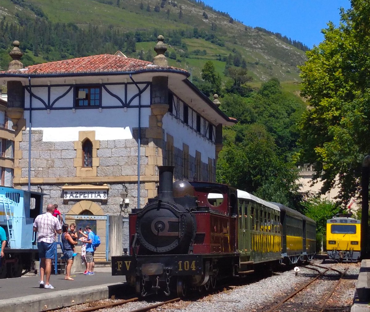 308Trainrider's tweet photo. @BML_AMVF @euskotren Un saludo 😉 https://t.co/cSs1XyygLK