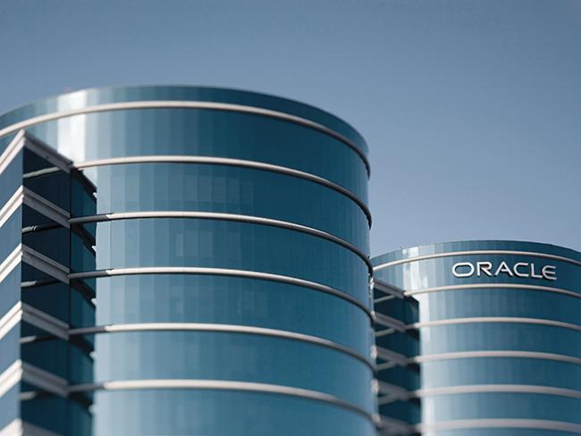 EkulusPtyLtd's tweet photo. @Oracle's new dedicated #cloud services are a game changer for businesses and governments. @Forbesbv shares three reasons why: #OracleLive https://t.co/oZp4gY5WqG https://t.co/kfrN7v5nPP