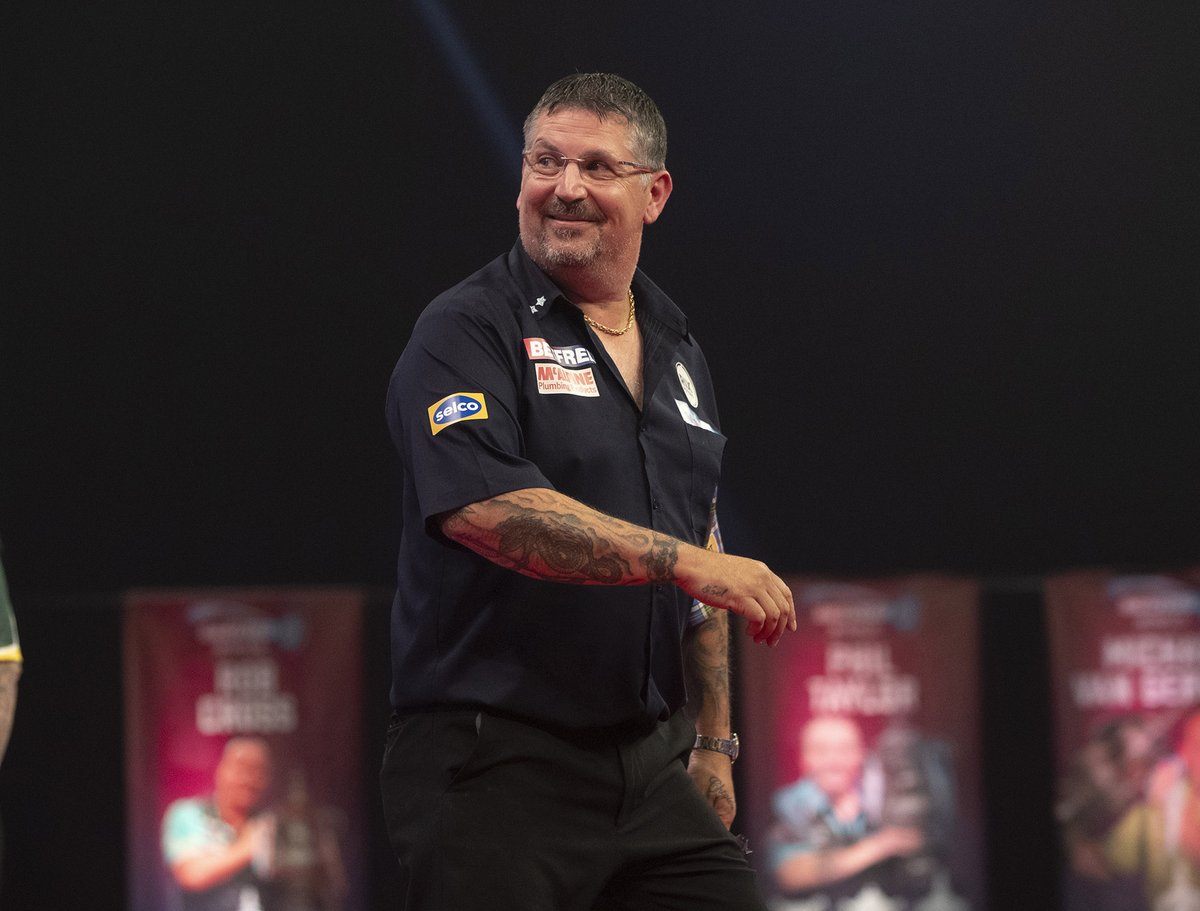 livedarts's tweet photo. ANDERSON INTO THE FINAL 🏴󠁧󠁢󠁳󠁣󠁴󠁿

Gary Anderson comes through a pulsating tie break to deny Michael Smith 18-16 and book his place in a second World Matchplay final, averaging 98 with seven 180s, and three ton-plus finishes! 👏 #WorldMatchplay https://t.co/dMOH411SDo