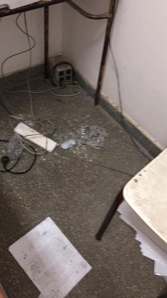 posicionpilar's tweet photo. QUINTA VEZ EN EL AÑO QUE ROBAN LA SECUNDARIA 4 DE DEL VISO 👎🏼

La falta de patrulleros y personal policial, se repite en todas las localidades.

Ni el Municipio ni la Presidenta del Consejo Escolar @Victoriacareyok parecen tener ideas para solucionar esta problemática. https://t.co/F1w1GELsby