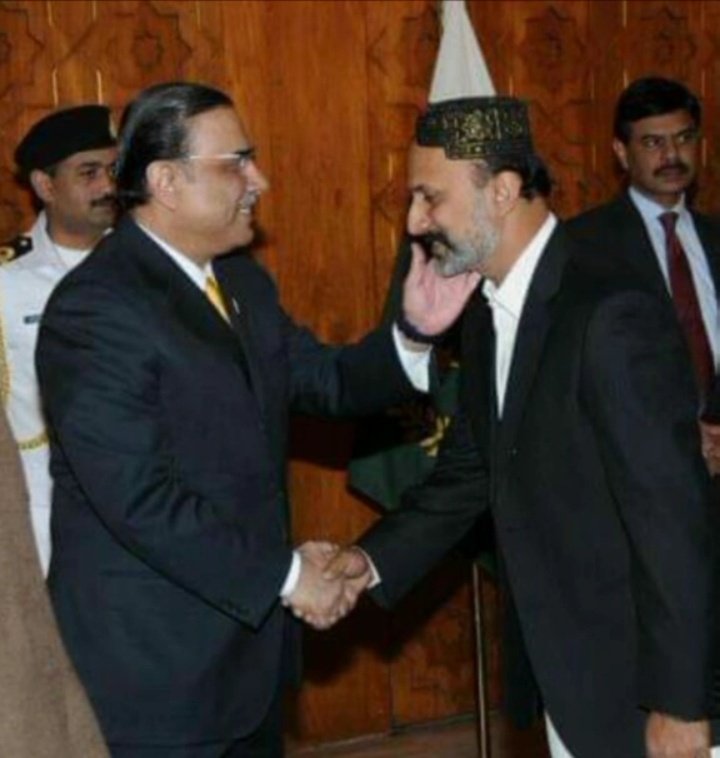 AajizDhamrah's tweet photo. #HappyBirthdayAsifZardari
Champion &amp; Savior of Democracy https://t.co/3YBF6L0hW3