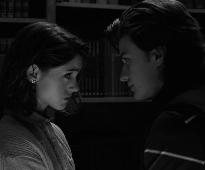 "Biliyorum ki ikimiz bir başka çift gibi, birlikte olabiliriz. Ama ne kadar sürer ki? Sıradan iki insanın aşklarının sonsuza dek sürdüğüne hiç şahit oldun mu? Masum aşk, kitaplarda bile yer almıyor. Birini sevmek kısıtlı bir süreç. Ve bunun bizim içinde bir istisnası olmayacak..”