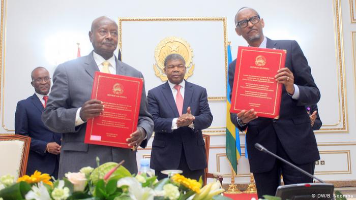 Paul Kagame é o sétimo Presidente africano com mais tempo no poder, estando mais de 20 anos como Presidente da República da Ruanda onde já tinha ocupado o cargo de Vice-presidente da República e Ministro da Defesa e comandante das forças armadas entre os anos 1990 à 2000. 