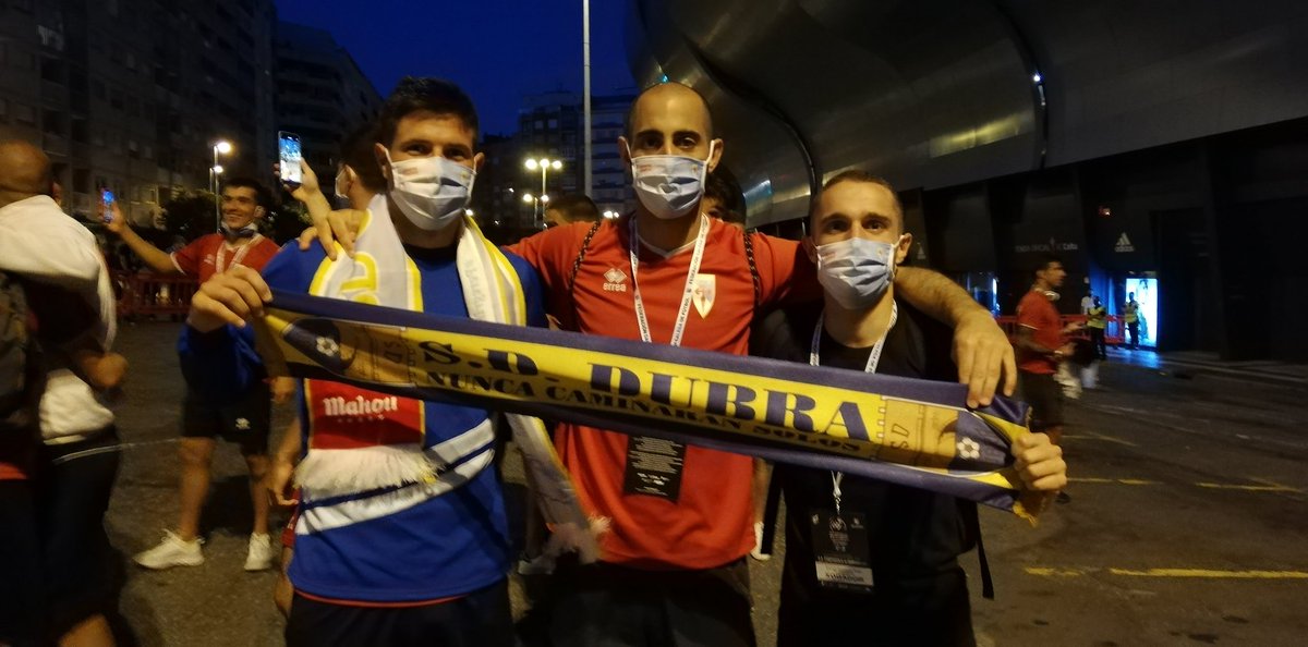 SD_Compostela's tweet photo. Os xenerais de Bembibre!!! Canteira dubresa para levarnos á Segunda B!!! #CamiñoÁSegundaB https://t.co/kPu3EnGV8o
