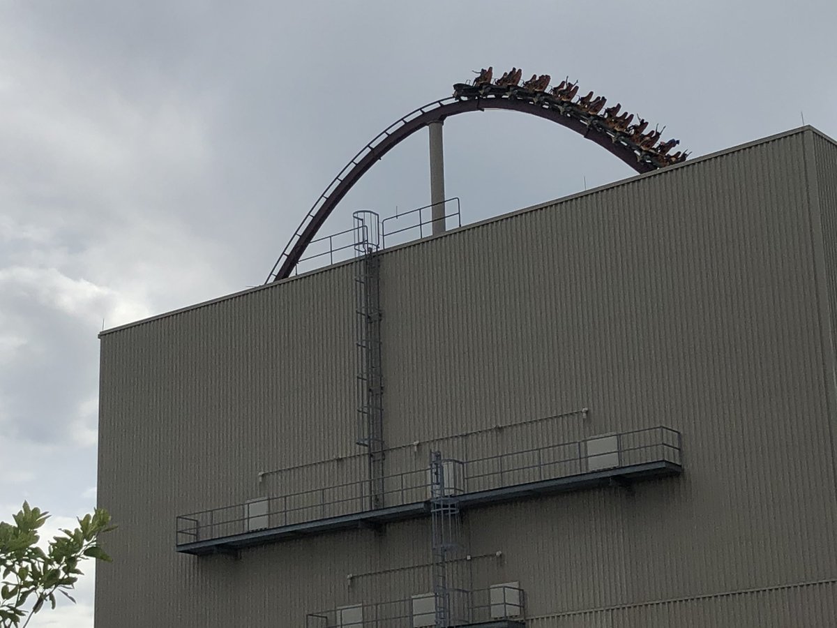 BuckeyeCoaster's tweet photo. Diamondback at @KingsIslandPR in action! Diamondback is one of my favorites at the park! #KIDiamondback #Diamondback #KingsIsland https://t.co/tWZdkP7vII