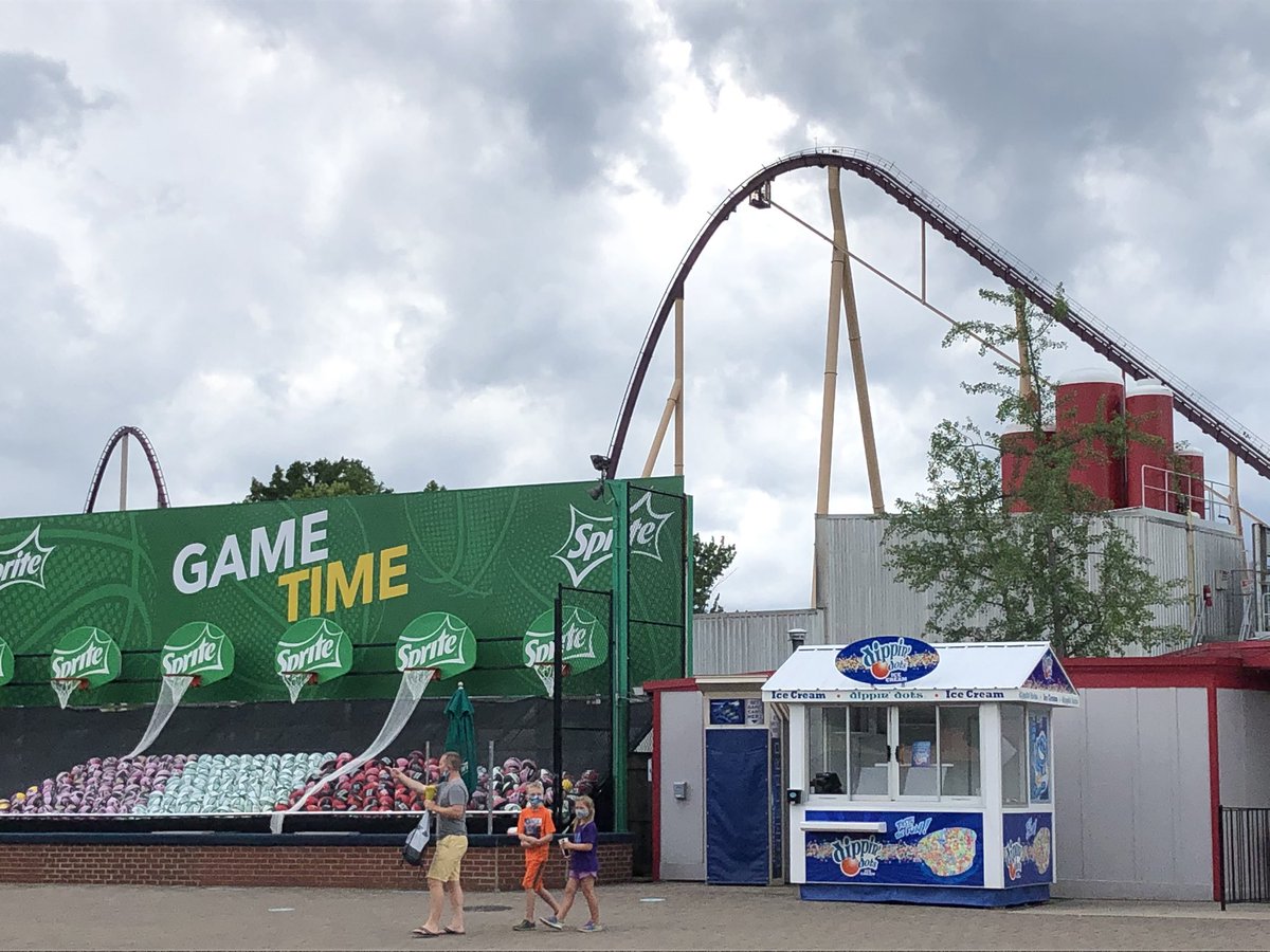 BuckeyeCoaster's tweet photo. Diamondback at @KingsIslandPR in action! Diamondback is one of my favorites at the park! #KIDiamondback #Diamondback #KingsIsland https://t.co/tWZdkP7vII