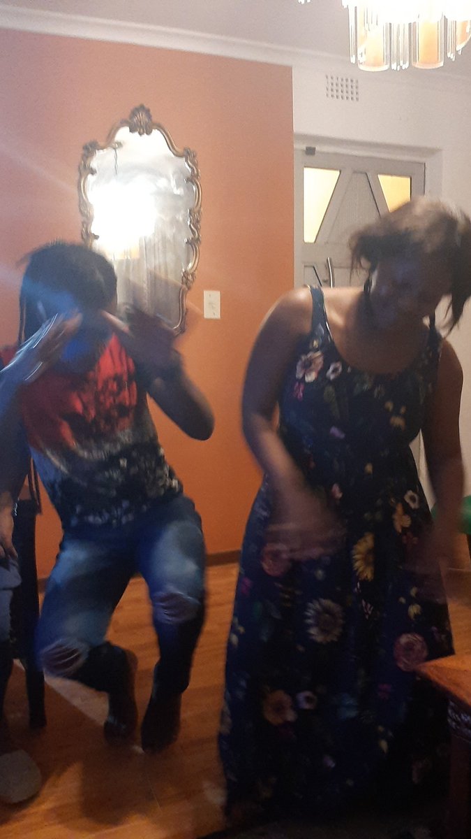 FutureLegacyLe1's tweet photo. @lockdownhouse @Mshayi_Mbeki @_mrthela @hunterscider @ChannelOTV #LockdownHouseParty shaya Mshayi &amp;DJ Simpra from 4 bikhwe LP. https://t.co/sA3AgqeQmZ