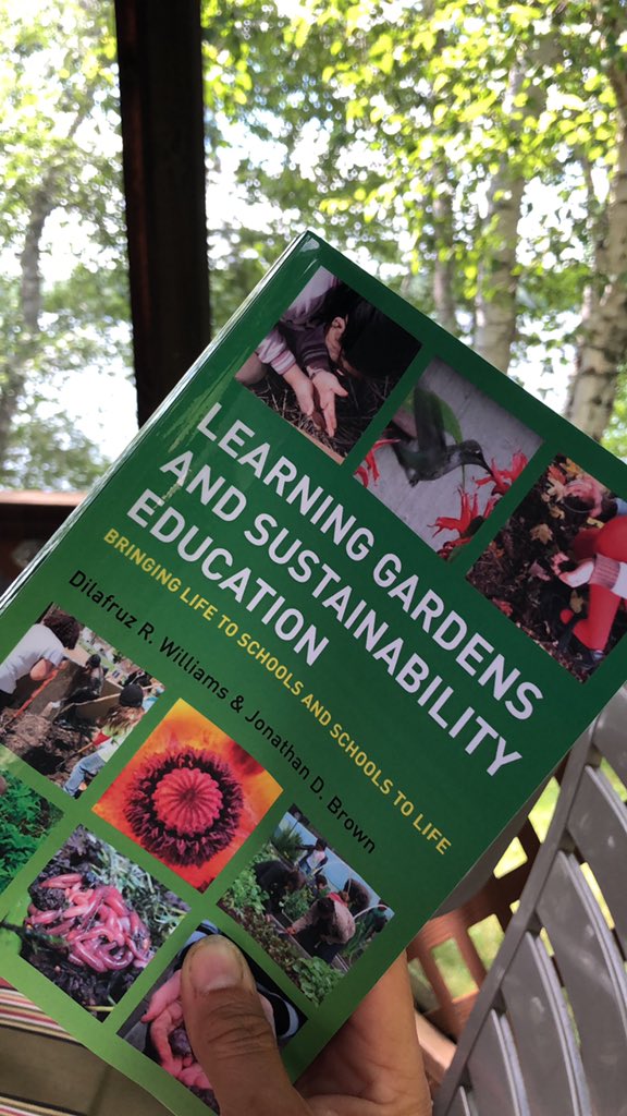 Instead of having students fill in bubbles for testing, we should be filling students with bubbles of excitement for learning.

<a href="/vmsroyals/">Valley Middle School</a>  is SUPER excited to partner with <a href="/UofNorthDakota/">U of North Dakota</a> <a href="/jaredschlenker/">Jared Schlenker</a> in this adventure! Let the growing begin!