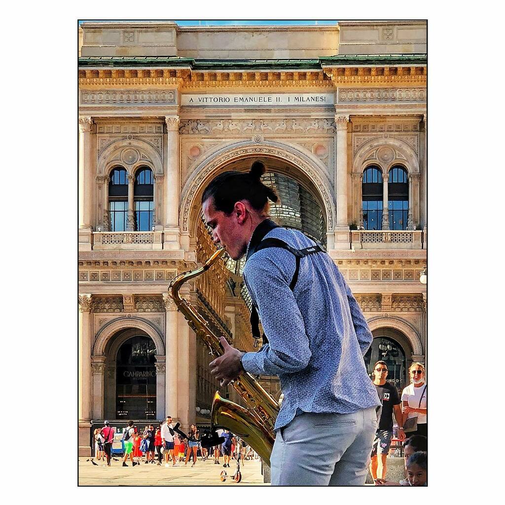 Swingin’ Milano
•
•
•
•
#sax #saxophone #musician #musiciansofinstagram #musicianofinstagram #artistsoninstagram #streetart #streetartphotography #piazzaduomo #piazzaduomomilano #galleriavittorioemanuele #galleria #milanovistadavoi #milanosound #mila… instagr.am/p/CDE99WKq0Y1/