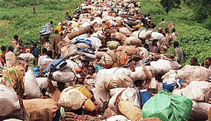 Paul Kagame juntamente com os EUA com a falsa doutrina da intervenção militar humanitária são responsáveis pelo maior genocídio desde desde a Segunda Guerra Mundial. Onde mais de um milhão de pessoas morreram e três milhões ficaram refugiados, os seus próprios irmãos africanos.