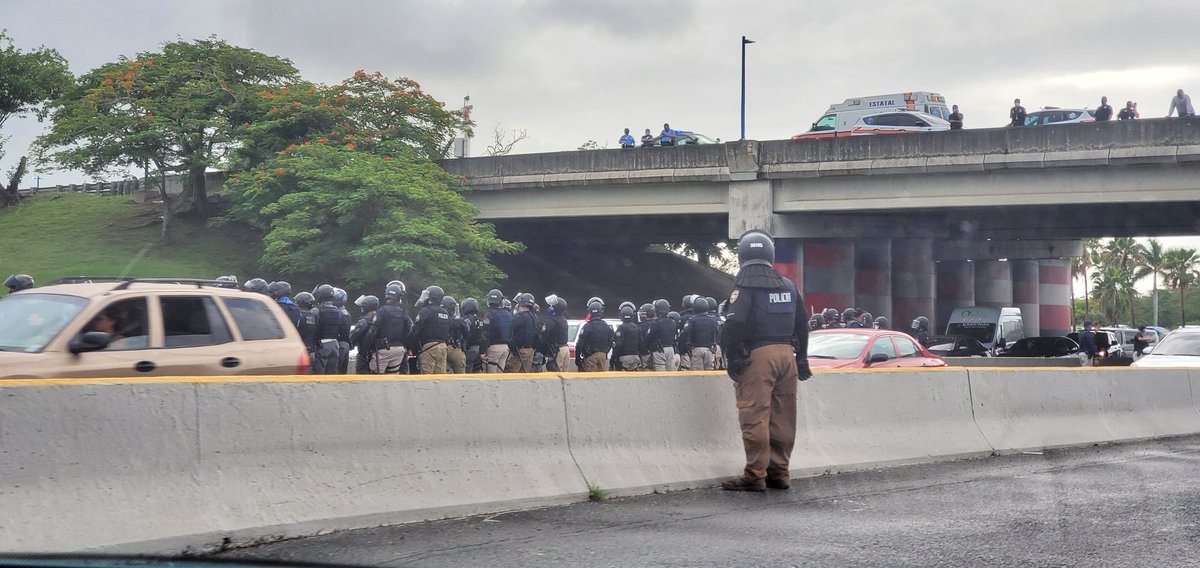 aryamo89's tweet photo. Tapón en la #Baldorioty usne vías alternas https://t.co/YOoQ1UIo0j