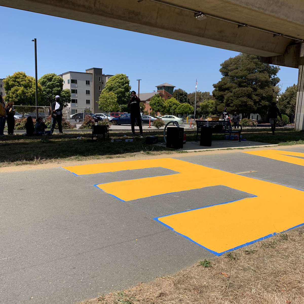 CDubbTheHost's tweet photo. Shoutout to the #ElCerrito leaders at Youth Solidarity Project for their #BlackLivesMatter mural painted today on the Ohlone Greenway & letting me speak on the importance of having intersectional voices for Area 5 on #WCCUSD school board! βπΎ #WinWithWysinger #Wysinger4WCCUSD https://t.co/QVpfkv8u82