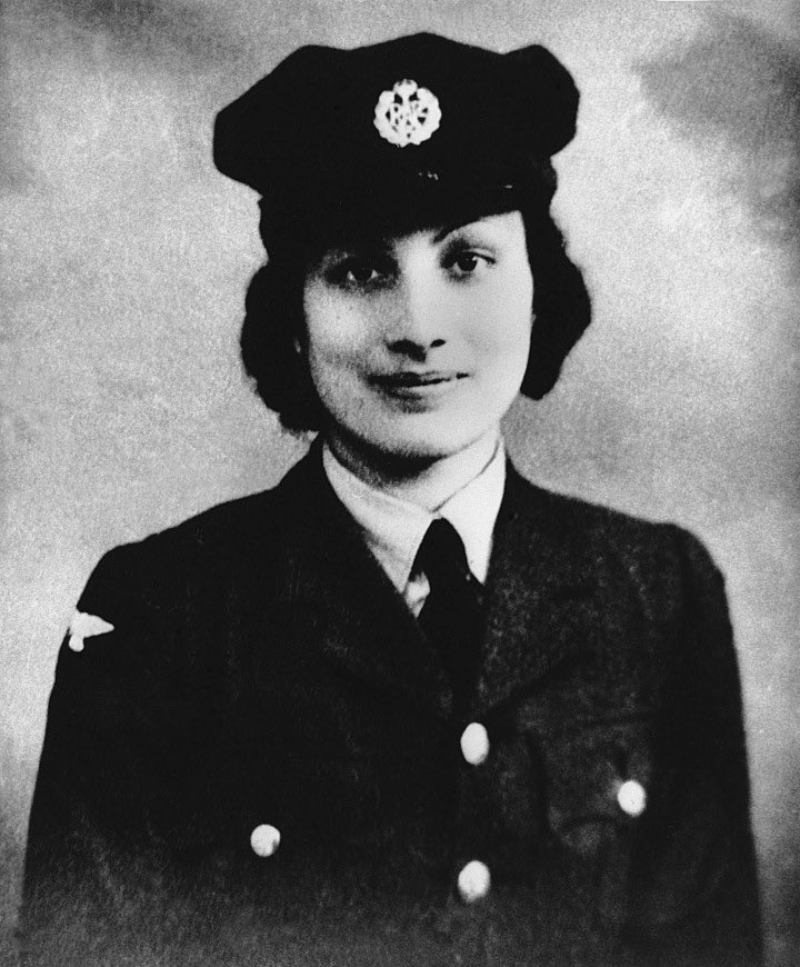 In Nov 1940 she joined WAAF ( Women Auxillary Air Force) as Aircraft Woman 2nd Class and started her training as Wireless operator. She even applied for a commission in 1941. In 1942, Noor joined Churchill’s secret Special Operations Executives (SOE).