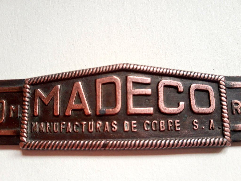 Verónica San Juan🖤🖤 on Twitter: "¿Conocen esta placa de cobre de Madeco?  La de la foto tiene unos 50 años y se la regaló un obrero de Madeco a Elba  Cruz, mi