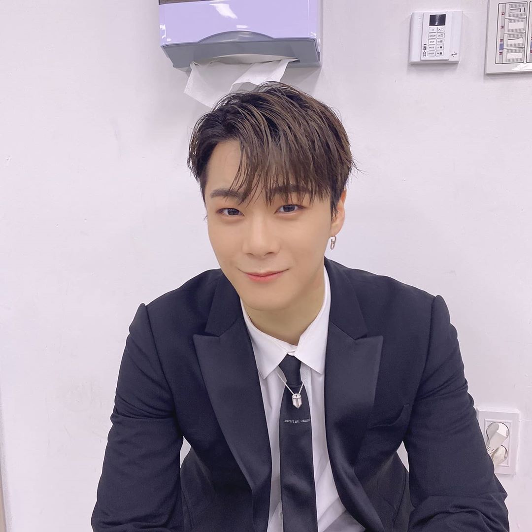 BrasilMoonbin's tweet photo. [IG] 25.07.20 - Atualização na conta do Moonbin no Instagram.

*foto sem legenda*

🔗: https://t.co/2ejtjqUubk 
#ASTRO #아스트로 #GATEWAY #KNOCK #MOONBIN #문빈 @offclASTRO https://t.co/uxBp1F6cDg