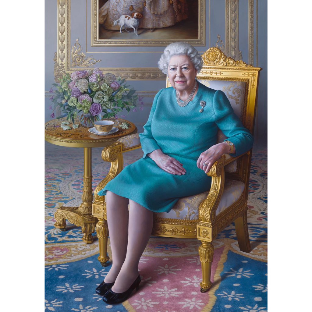  During the call, The Queen also took part in the unveiling of a new portrait of Her Majesty, commissioned by the  @foreignoffice. Unveiled at the start of the call, the portrait pays tribute to Her Majesty’s contribution to British diplomacy.