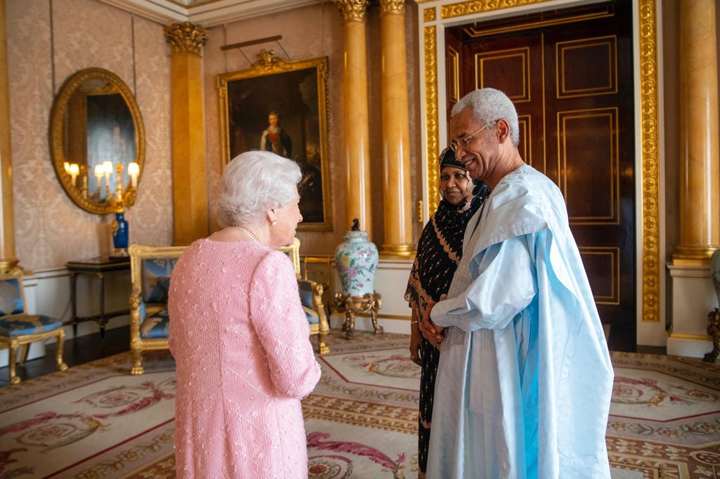 The Queen regularly welcomes ambassadors and members of the diplomatic community to the Royal Residences for Audiences, State Visits and other important events.