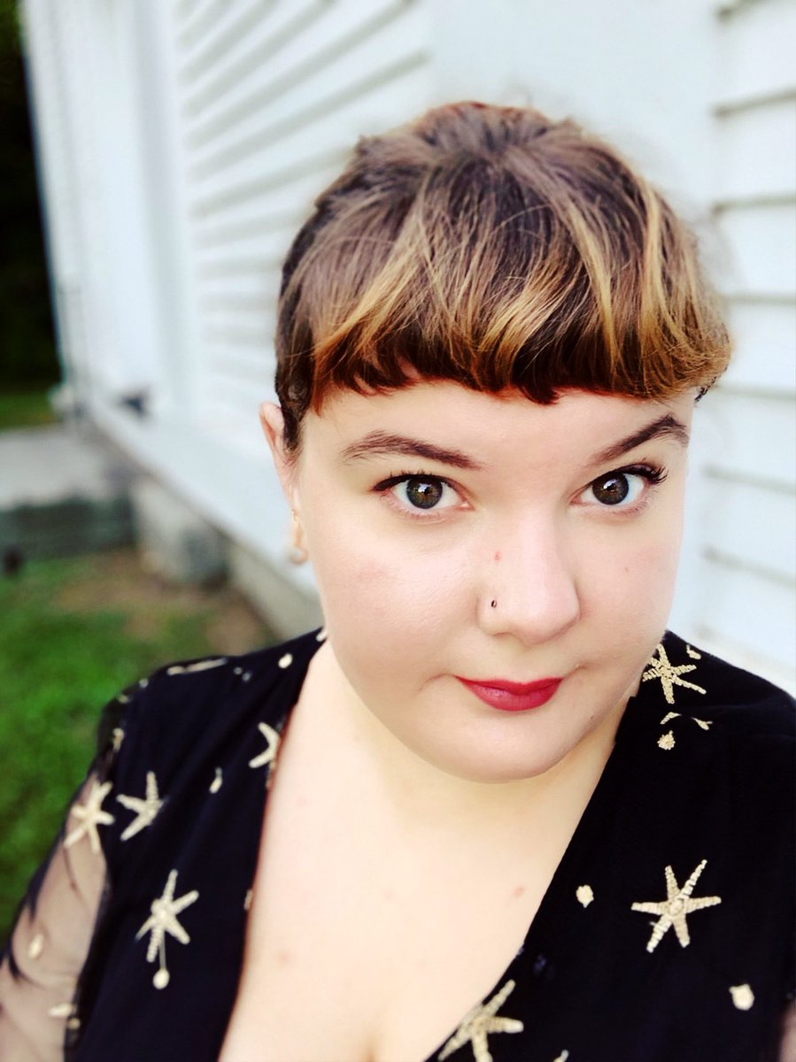 maine_witch's tweet photo. An unusual #recitalday but a recital day nonetheless! My concealer is already creasing lolololololol https://t.co/E4dLw7AVOd