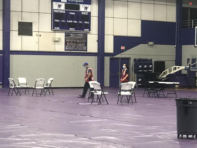 RedCrossTXGC's tweet photo. Ahead of the storm, volunteers set up shelters in: Kingsville, Corpus Christi, Weslaco and La Feria.
#RedCross
#HurricaneHanna
#TXWX
Previniendo antes de la tormenta, voluntarios preparan refugios en:
Kingsville, Corpus Christi, Weslaco y La Feria
#ResCross
#HuracanHanna
#TXWX https://t.co/y9OLneAmnh