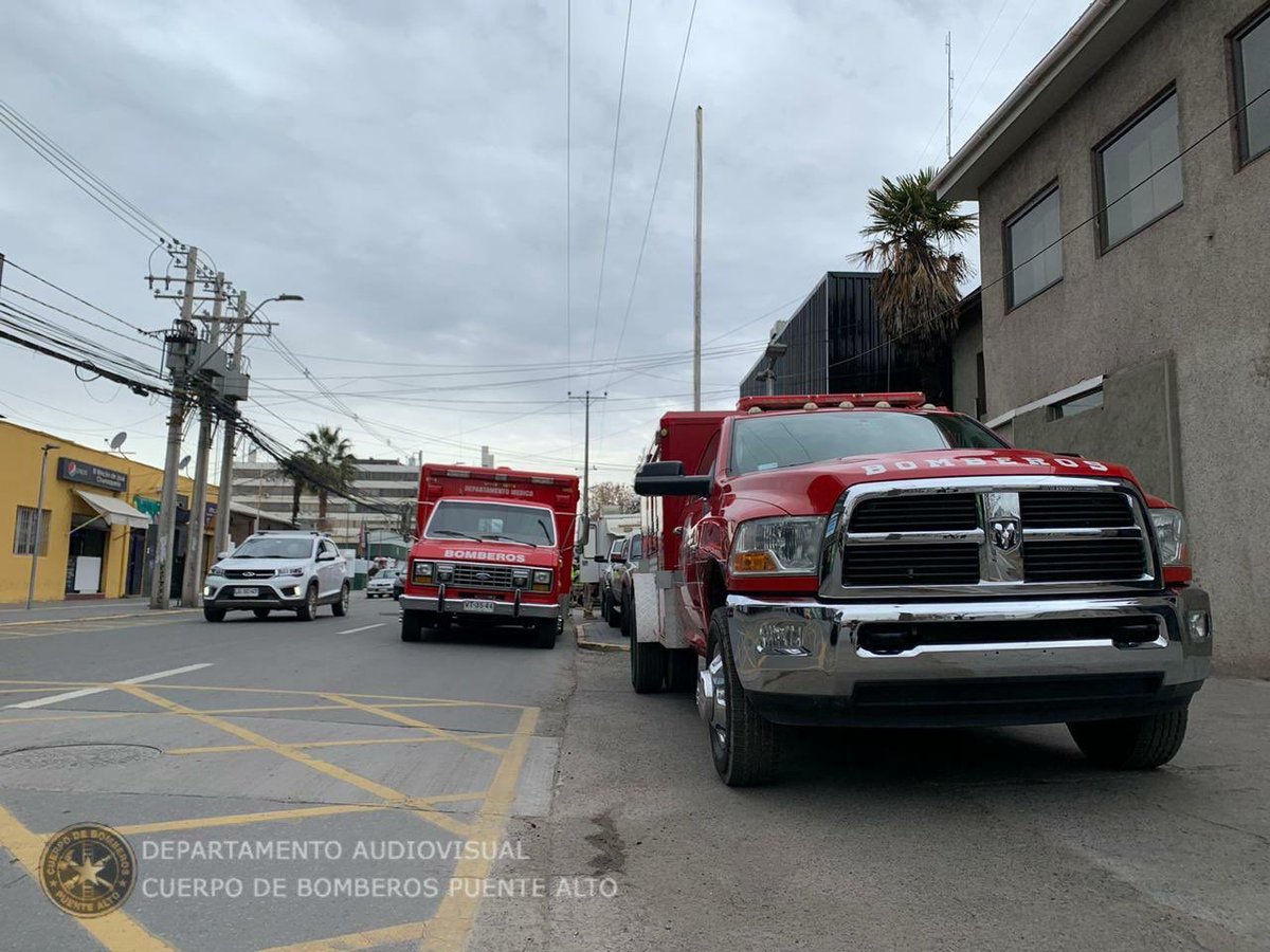 BombaTobalaba's tweet image. Nuestra Unidad UT-9 presta apoyo a @cbpagora @cbptealto en 10-12 (apoyo a otros cuerpos de Bomberos) Salvamento de persona en Ruta 5 Norte, Km 37, Comuna de Til Til.

@Bomberos_tiltil @Bomberosnunoa @cbsantiago @Cbcolina_Lampa @cbptealto @comandantecbpa @k9fundacion