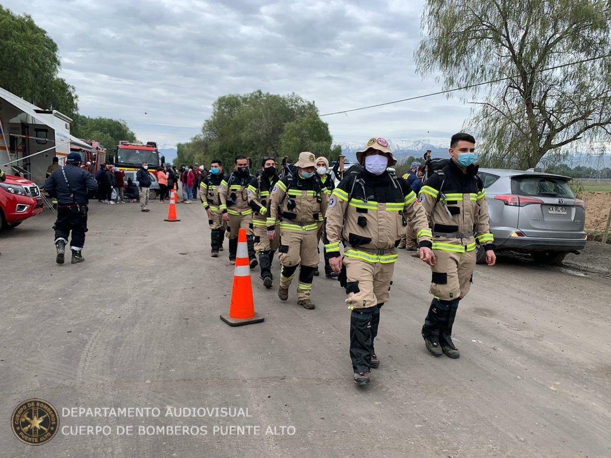 BombaTobalaba's tweet image. Nuestra Unidad UT-9 presta apoyo a @cbpagora @cbptealto en 10-12 (apoyo a otros cuerpos de Bomberos) Salvamento de persona en Ruta 5 Norte, Km 37, Comuna de Til Til.

@Bomberos_tiltil @Bomberosnunoa @cbsantiago @Cbcolina_Lampa @cbptealto @comandantecbpa @k9fundacion