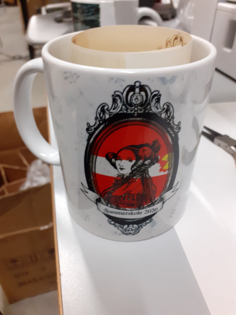 mivsen's tweet photo. Årets maskine på #ommerskolesing: Freesub 
- Heat Press Machine Printer Transfer ...så går der mugs i den #makersind https://t.co/g16GjL1vev
