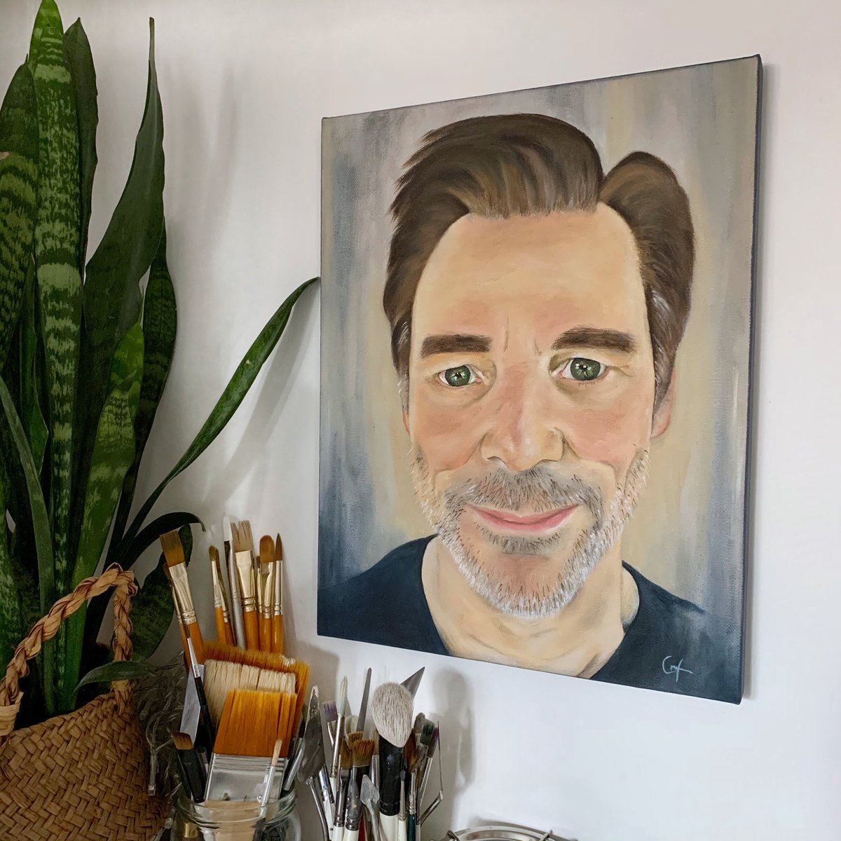 chelsfortuneart's tweet photo. Finished portrait of Jim Carrey 👩🏼‍🎨✨What do you think @JimCarrey? 😁
#jimcarreyfans #portraitart #myart #oilpaintings #artforsale #jimcarrey https://t.co/Mth2cP6qzA
