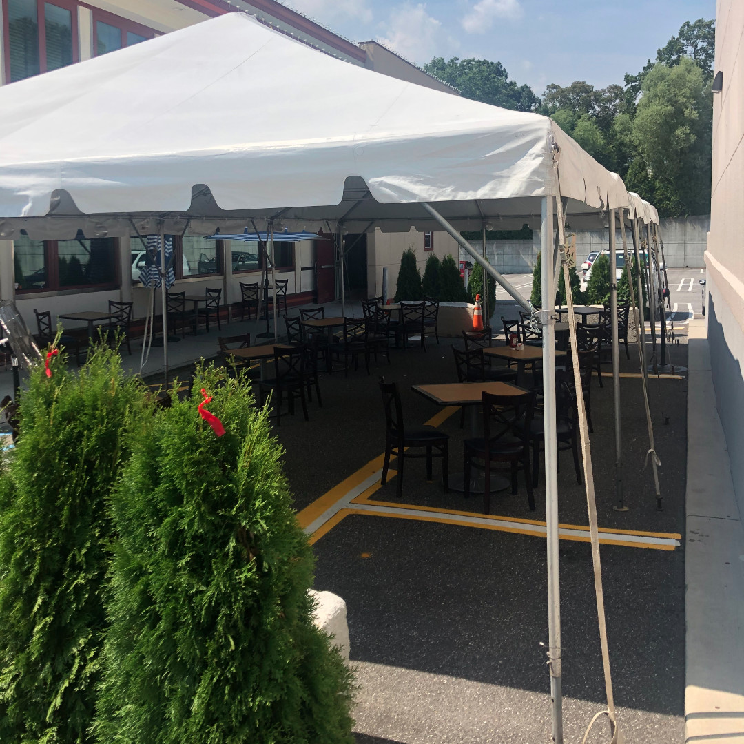 LandmarkDiner's tweet photo. Tent = check; umbrellas = check; great Landmark food = check. The only thing missing is you! Serving from 7AM-9PM Sunday-Thursday and 7AM-100PM Friday and Saturday. 

#outdoordining #outdoorseating #serving #food #umbrellas #landmarkdiner #weareback #wecantwaittoseeyou #missedyou https://t.co/iSFwUNPFnT