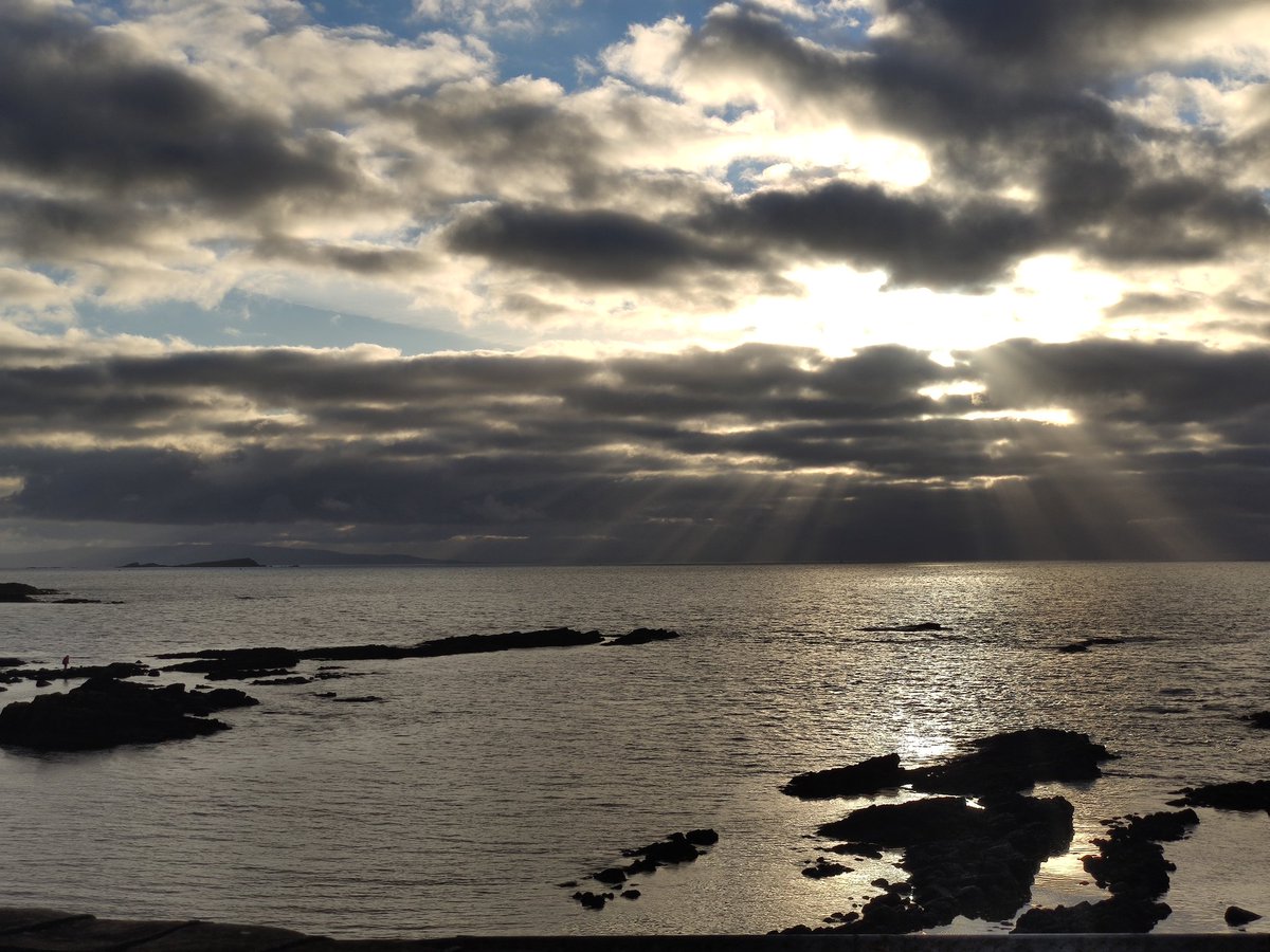 A Portballintrae evening, just lovely when had with some Flash in the Pan from Bushmills 😁