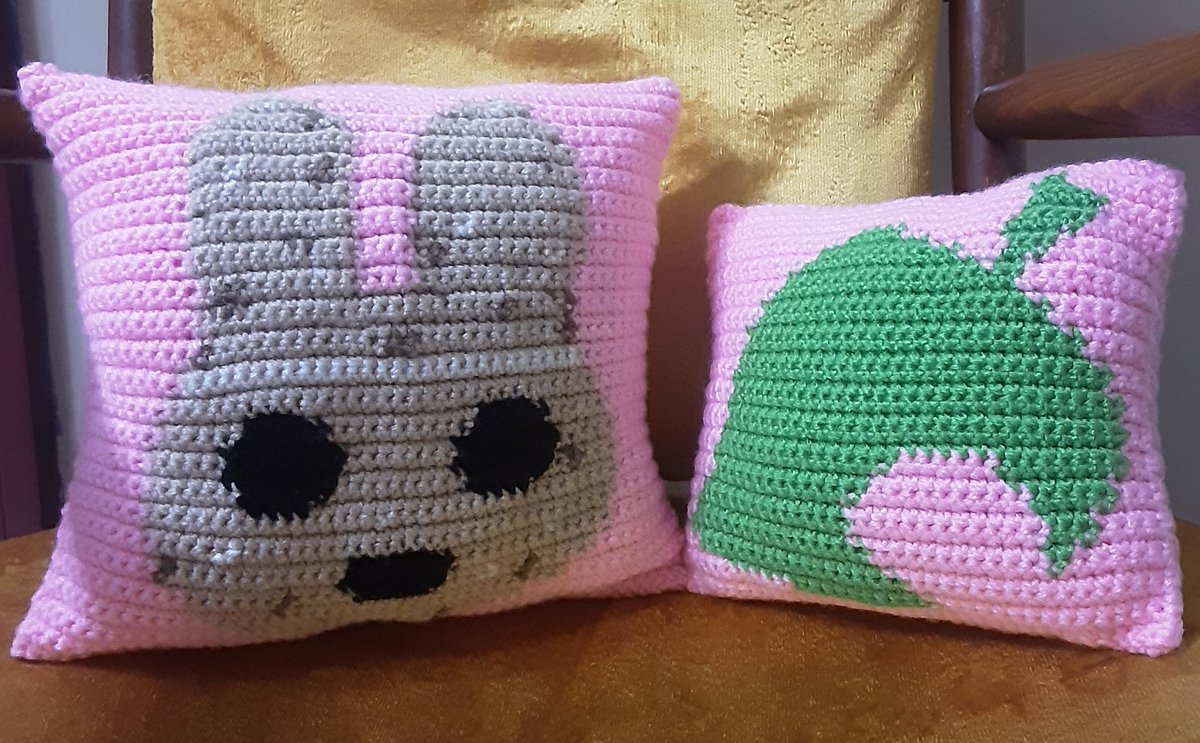 YarnShmarn's tweet photo. Just finished the Coco pillow! If you want a custom pillow without being on the wait list, now is your chance!🧶https://t.co/HZbjZ8ZO2S #animalcrossing #animalcrossingnewhorizons #animalcrossingpocketcamp #animalcrossingnewleaf #acnh #nintendo #crochet #handmade #art #newhorizons https://t.co/l32hFbt32s