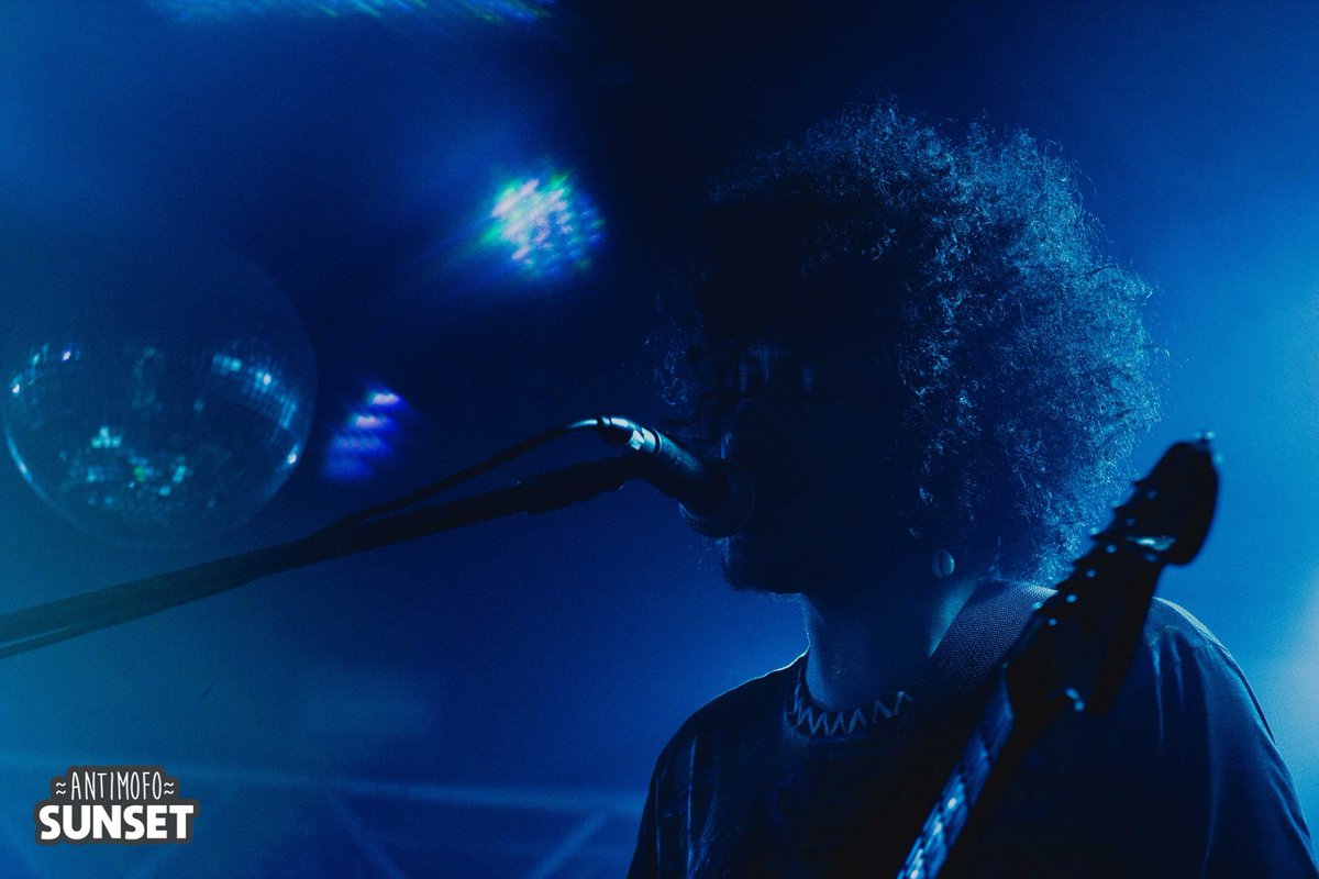 antimofo's tweet photo. TOP 10 MOMENTOS DA VIDA NOTURNA NA ANTIMOFO:

3 - QUANDO A SUA BANDINHA FAVORITA FAZ SHOW https://t.co/T3DgJG9QyK