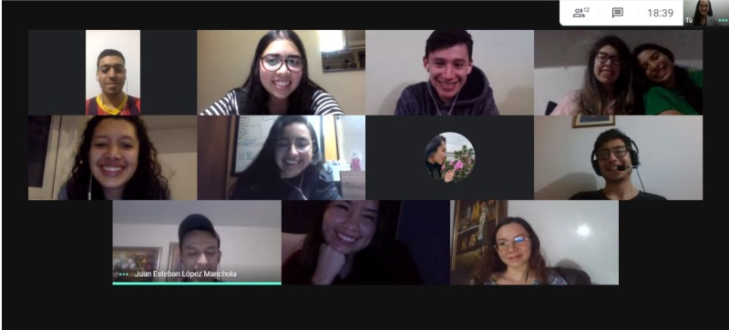 DarleneMarila's tweet photo. Acabamos de disfrutar de un espacio muy agradable y productivo en el grupo de @Somos_REDES Uniandes
Nos quedaron muchos aprendizajes, lindas reflexiones y retos para llevar a la acción! 💪💙

@LauraVanegasH @jesusyancy @camilaandreapc @NathalyBarretoA @MariAvilaR__ https://t.co/EqTwluqs7z
