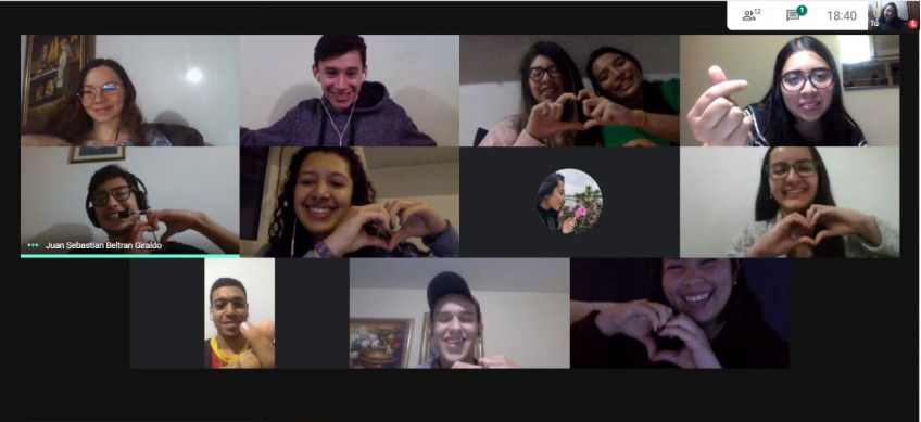 DarleneMarila's tweet photo. Acabamos de disfrutar de un espacio muy agradable y productivo en el grupo de @Somos_REDES Uniandes
Nos quedaron muchos aprendizajes, lindas reflexiones y retos para llevar a la acción! 💪💙

@LauraVanegasH @jesusyancy @camilaandreapc @NathalyBarretoA @MariAvilaR__ https://t.co/EqTwluqs7z