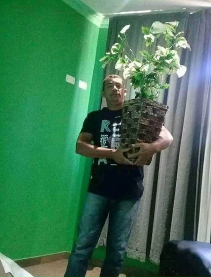 perovois's tweet photo. Motel.ontem com. A gata https://t.co/kXBZC3QIRO