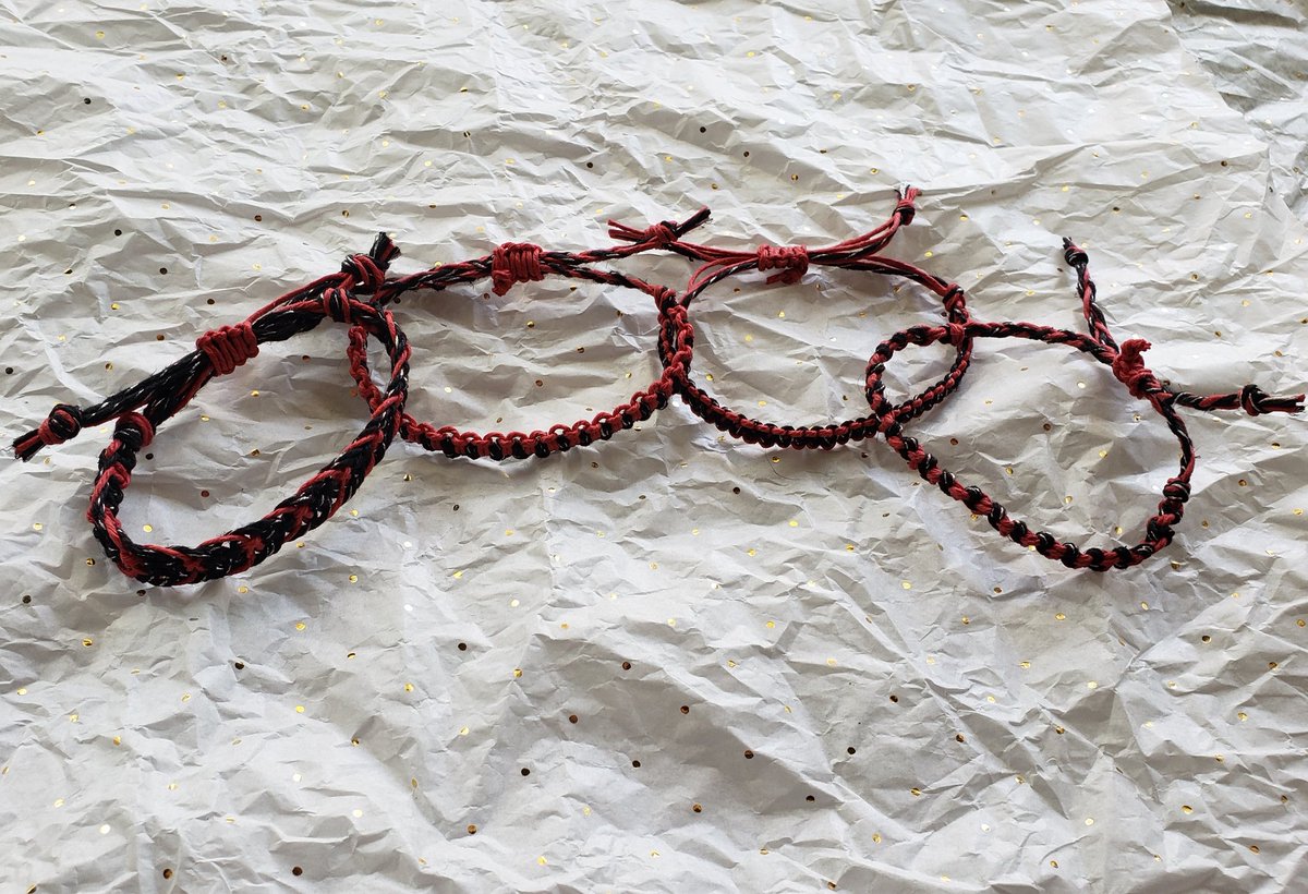 knottyintrovert's tweet photo. Found two nearly full spools of #hemptique cord in a forgotten area of my craft stash and they just happened to be the perfect pair for a bracelet set! All four of these are adjustable fit 🖤❤ #redandblack #macramebracelets #hemptiquecraft #knotty_introvert_creations https://t.co/aIibPmucKn