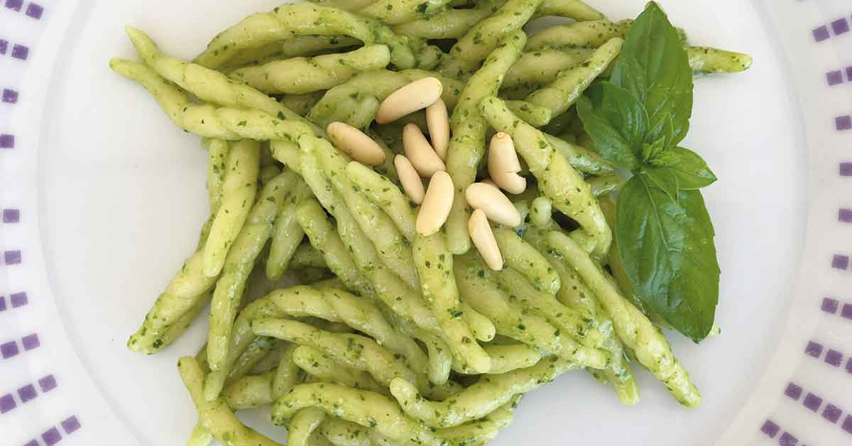 Liguria is famous for its pesto, so of course the typical pasta of this region are trofie al pesto! Pesto is a sauce made with fresh basil, olive oil, garlic, pine nuts and parmesan. It's delicious! 8/?