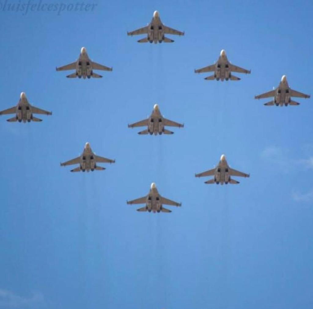 grupo11amb's tweet photo. Hoy más que nunca tenemos el compromiso frente a los 100 años de historia de nuestra amada  @AmbFanb,  de seguir elevando la capacidad operativa para el magistral vuelo de nuestros #SU30MK2 y así mantener la defensa de nuestro país.

#RumboAlCentenario #avionescaza
@cmdtegnralAMB https://t.co/R6FKHsoyKR