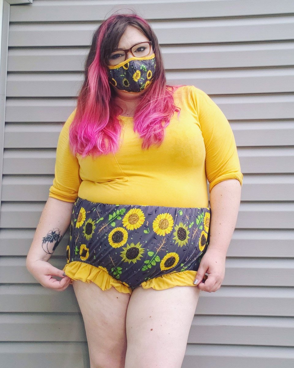 PotPrincess0013's tweet photo. Incase no one told you today... wear your mask! Lemon Brat Onesie, Sunflower Bloomers and Mask from @thelittleslab use my code PotPrincess for a discount! https://t.co/KI8TvV2hPp