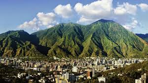 Hoy celebramos un año más de Caracas, ya son 453 en pie mostrando la majestuosidad de sus paisajes