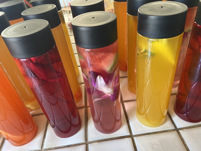 These drinks are super cute ! https://t.co/JDmyH7oRNH