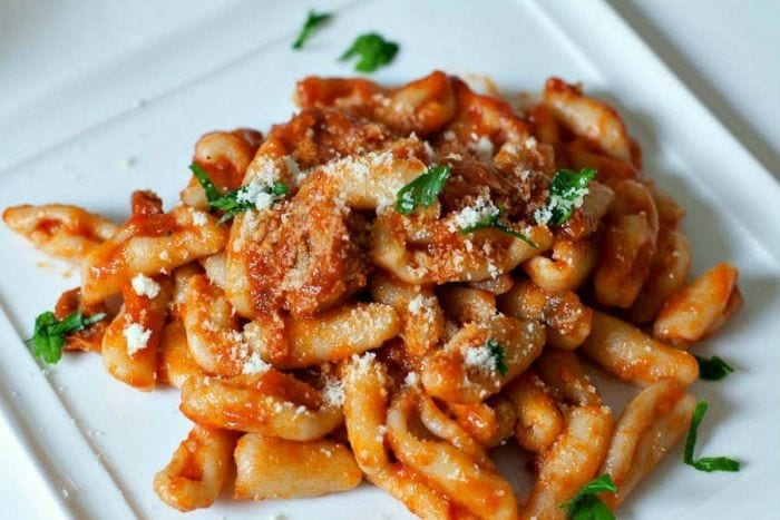 Cavatelli are a kind of pasta typical of Molise, hand-made and usually served with pork-based sauces. They are a very old kind of pasta, some say they date back to the kingdom of Federico II! 15/?