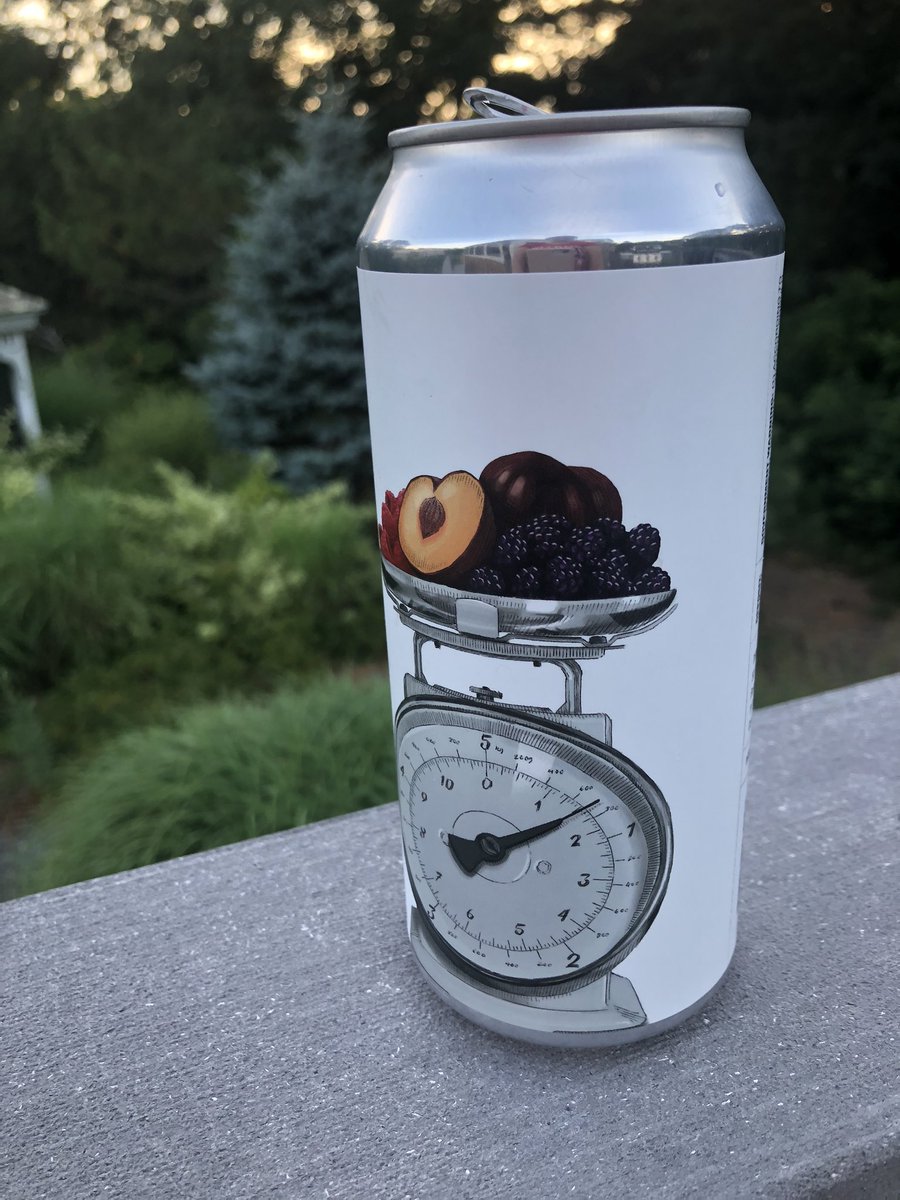 DianaPisciotta's tweet photo. Getting my #dailyserving of fruit thanks to @trilliumbrewing (and also the husband, who trekked to canton to stock up). https://t.co/otGtVkp3IY
