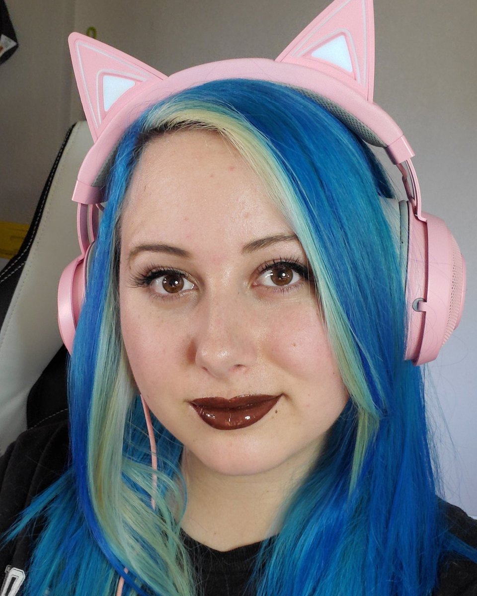Emiikayla's tweet photo. Streaming Destiny 2 at 5:30pm PST tonight! Doing the Prestige Leviathan with my clan, stop by if you have a chance 😉
@ https://t.co/QENgV24ENe
.
.
#hailhydra #hydragaming #destiny2 #twitch #twithstreamer #gamer #gamergirl https://t.co/lJsGL8Op3Z