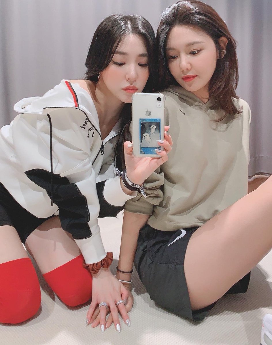 パニパニティパニ No Twitter パニ スマホケースにプリンス達挟んでるの可愛い