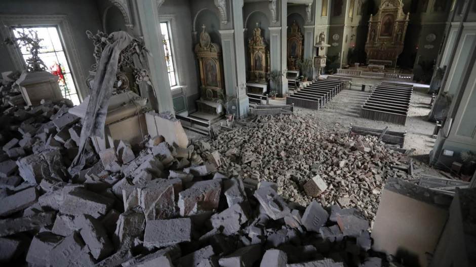 here are some pictures of the damage made by earthquakes: