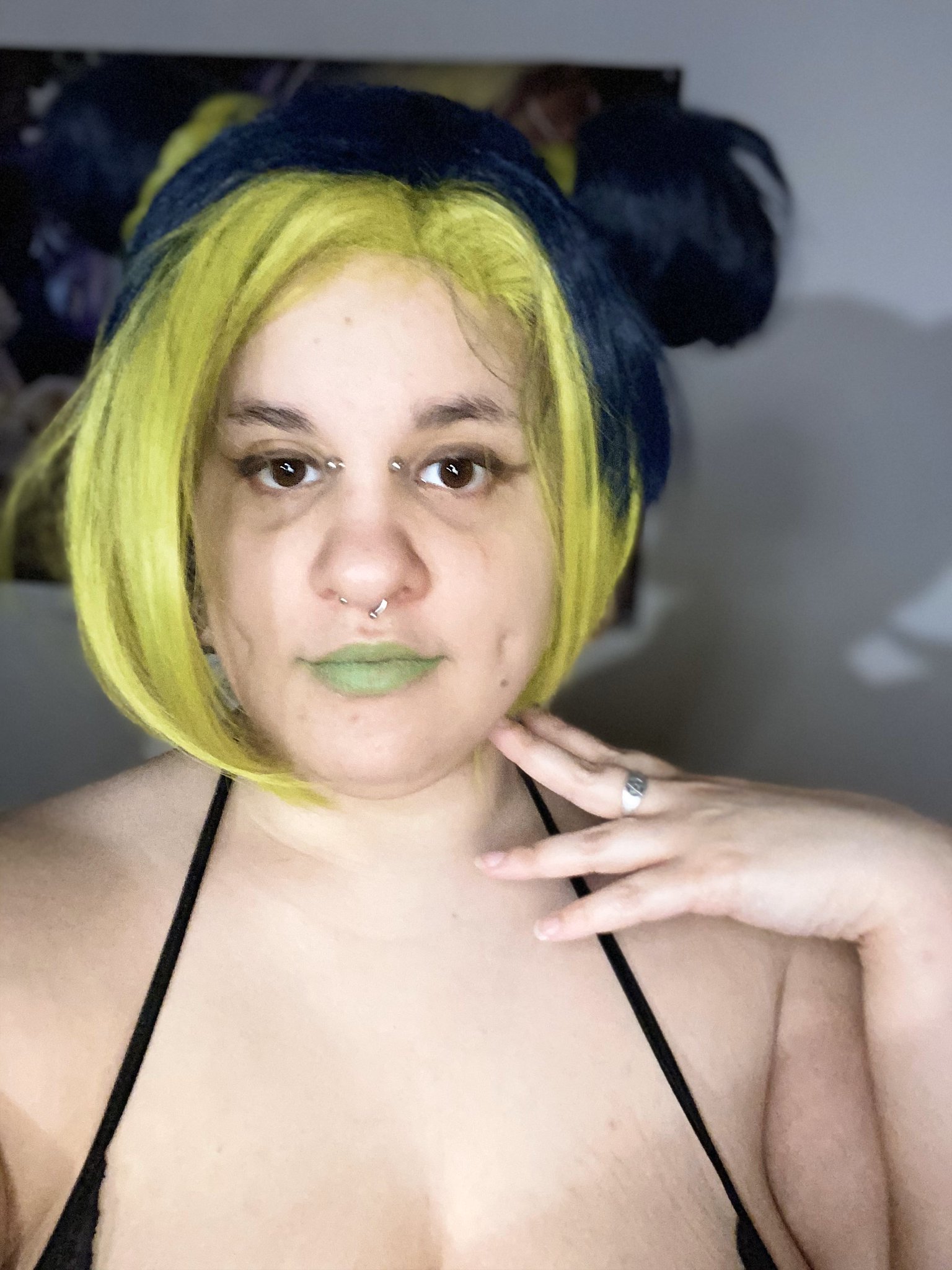 3 pic. i'm a stone free bitch, baby-- i'm posting some videos on frisk, paid of, and mv soon ^^ https://t.co/XL24mbmIbm