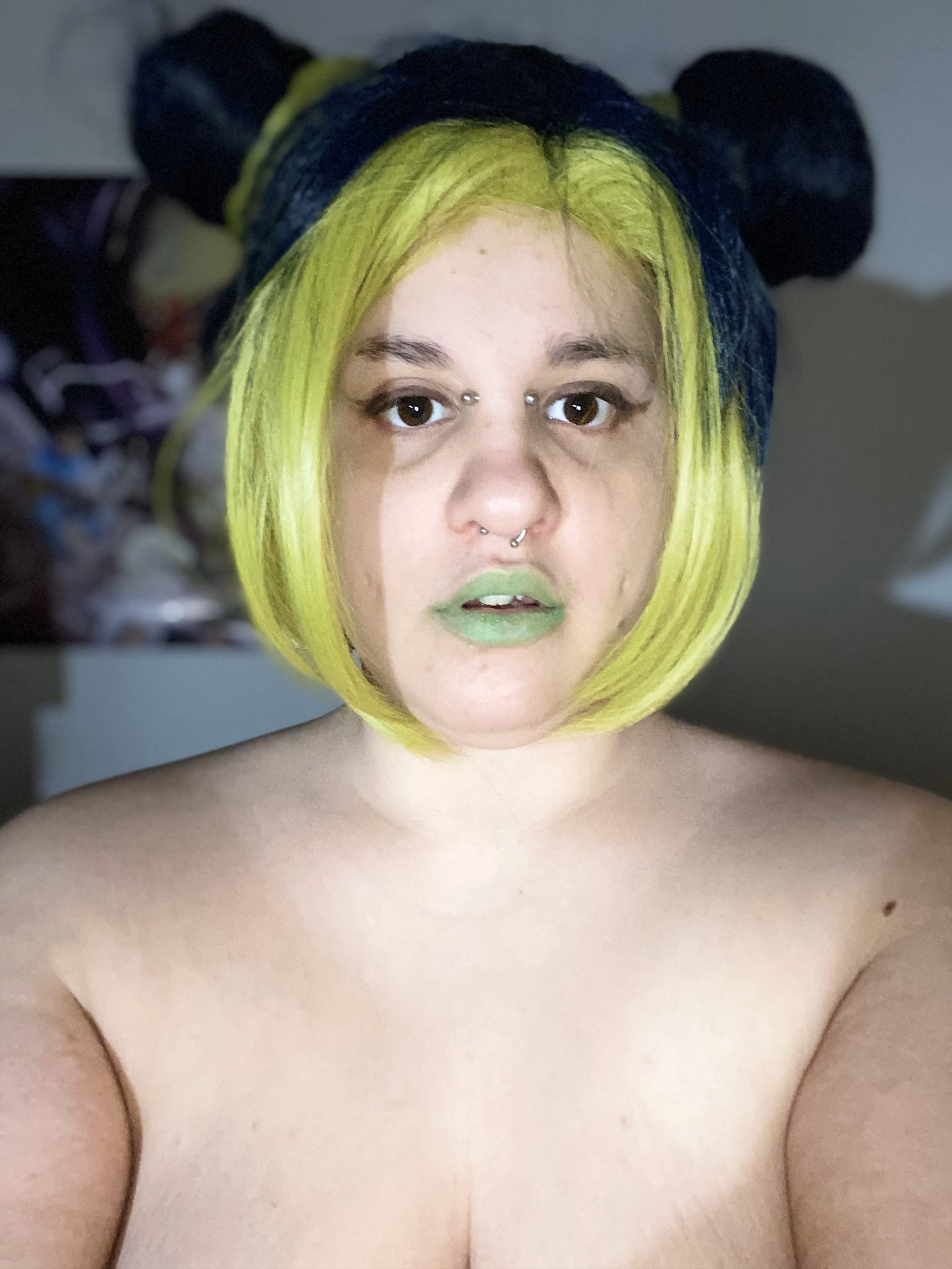 1 pic. i'm a stone free bitch, baby-- i'm posting some videos on frisk, paid of, and mv soon ^^ https://t.co/XL24mbmIbm